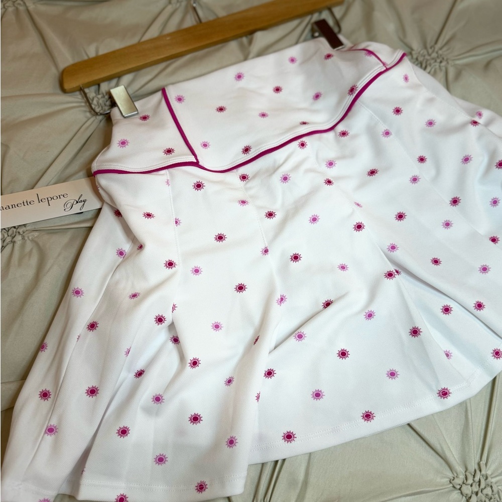 NWT Nanette Lepore White Tennis Skirt Skort w Hot Pink Sunbursts Size Small - Picture 11 of 15